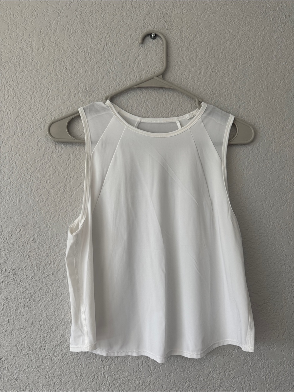 Lululemon Women’s White Sleeveless Athletic Tank with Crew Neck